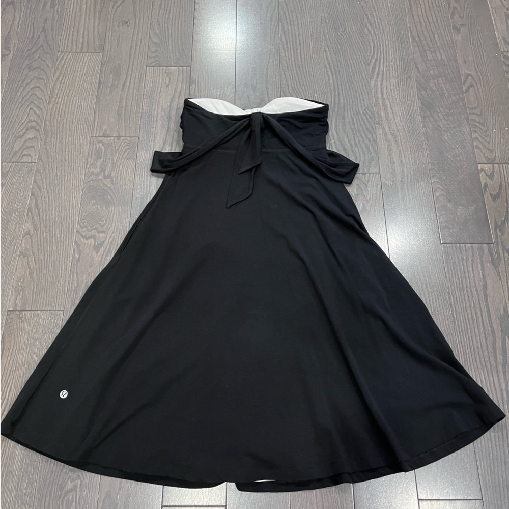 Lululemon black & white reversible dress
